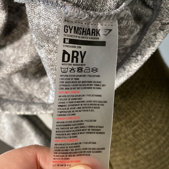 GYMSHARK WORKOUT TOP MEDIUM - Picture 15 of 16